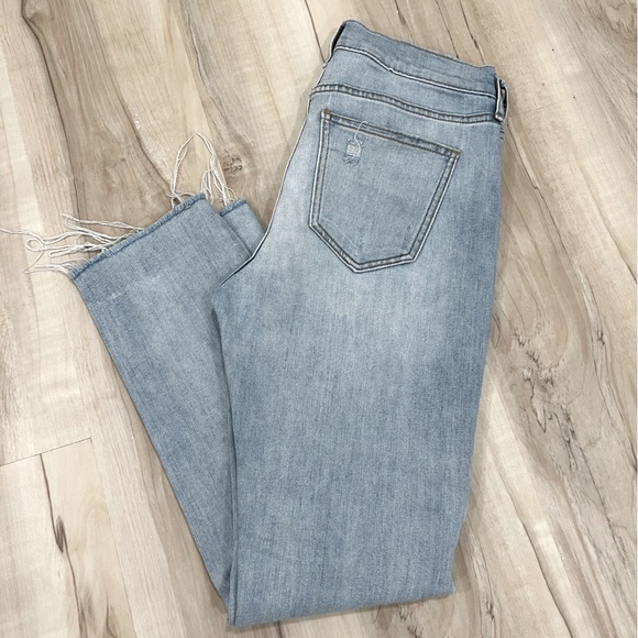 Old Navy “The Power Jean” straight leg size 0 - Picture 5 of 5
